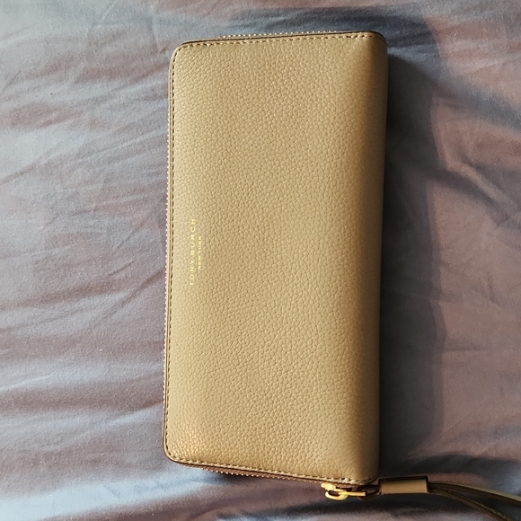Tory Burch Wallet - Picture 2 of 9